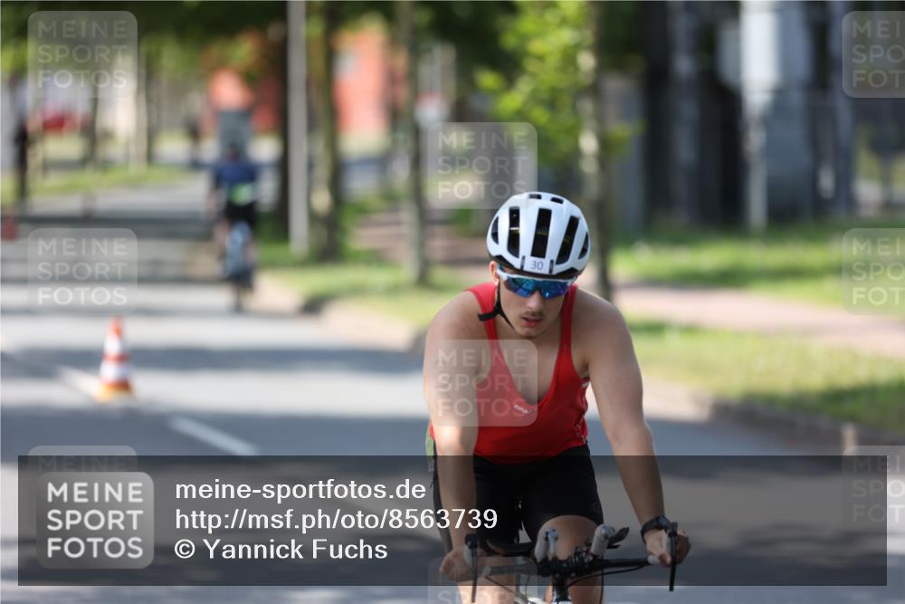 10.08.2025 - GEWOBA Citytriathlon Bremen Yannick Fuchs http://msf.ph/oto/8563739 10.08.2025 14:38:10 Radfahren 30, 54, 75, 81, 147, 152 meine-sportfotos.de
