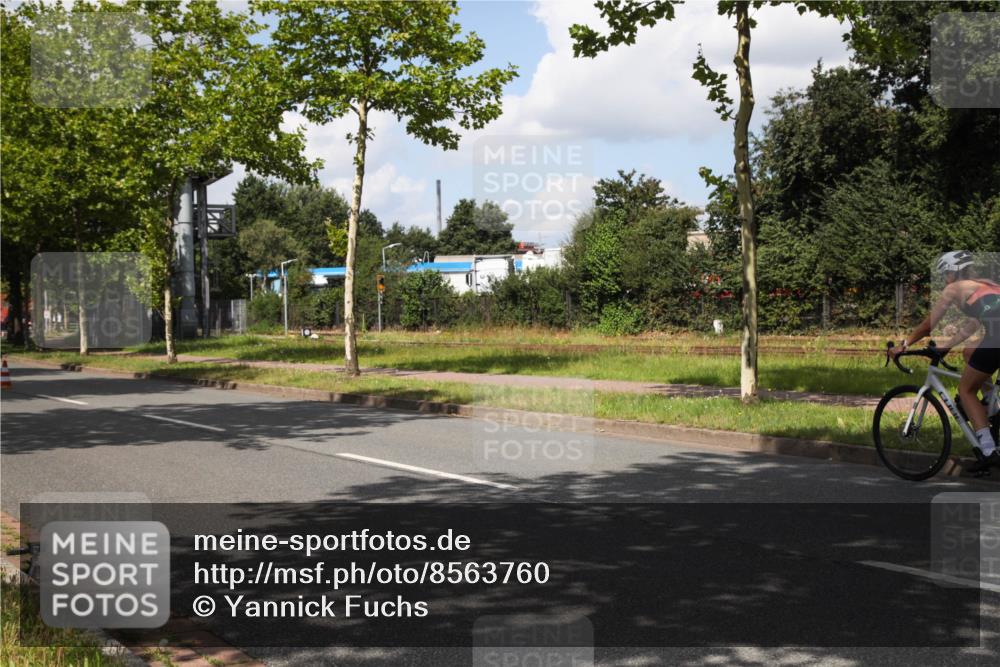 10.08.2025 - GEWOBA Citytriathlon Bremen Yannick Fuchs http://msf.ph/oto/8563760 10.08.2025 12:39:52 Radfahren 589, 596, 779, 813, 831, 883, 1028 meine-sportfotos.de