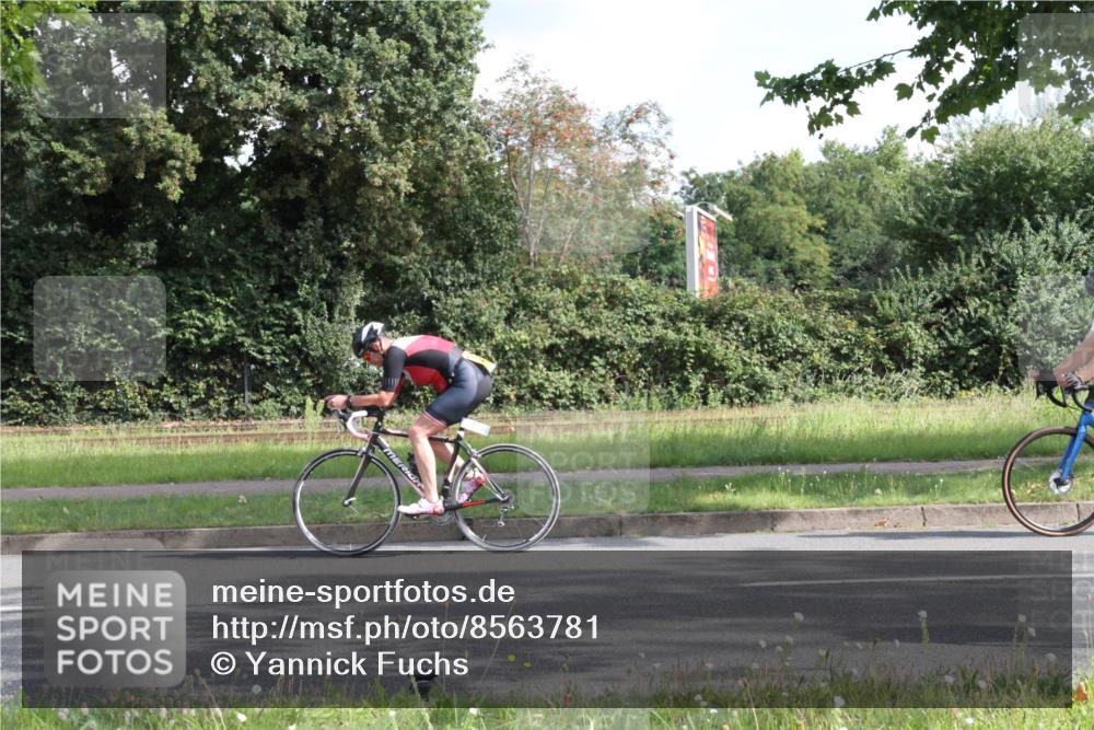 10.08.2025 - GEWOBA Citytriathlon Bremen Yannick Fuchs http://msf.ph/oto/8563781 10.08.2025 10:52:23 Radfahren 137, 349, 354, 355, 390, 392, 394, 479, 491, 504 meine-sportfotos.de
