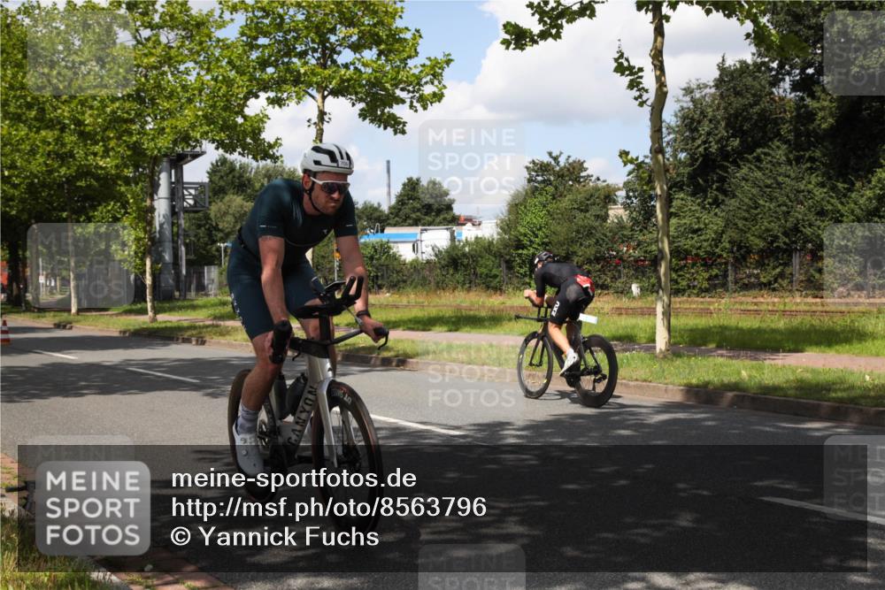10.08.2025 - GEWOBA Citytriathlon Bremen Yannick Fuchs http://msf.ph/oto/8563796 10.08.2025 12:40:07 Radfahren 559, 596, 602, 690, 706, 721, 779, 815, 831, 880, 883, 890, 896, 1028 meine-sportfotos.de