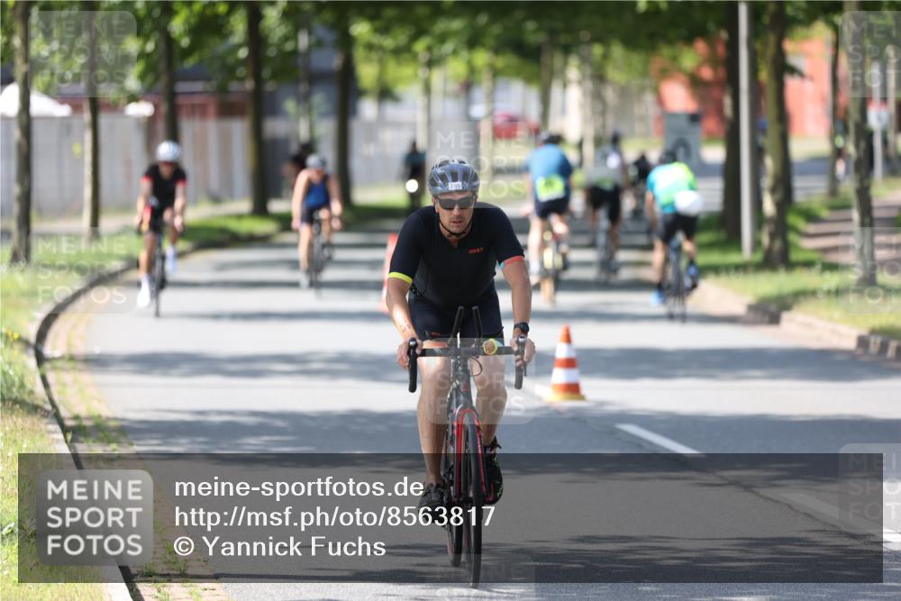 10.08.2025 - GEWOBA Citytriathlon Bremen Yannick Fuchs http://msf.ph/oto/8563817 10.08.2025 14:38:38 Radfahren 50, 51, 195, 216, 238, 295, 312 meine-sportfotos.de