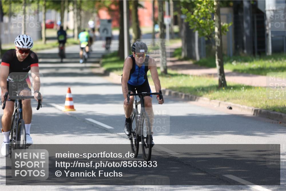 10.08.2025 - GEWOBA Citytriathlon Bremen Yannick Fuchs http://msf.ph/oto/8563833 10.08.2025 14:38:41 Radfahren 50, 51, 195, 216, 238, 312 meine-sportfotos.de