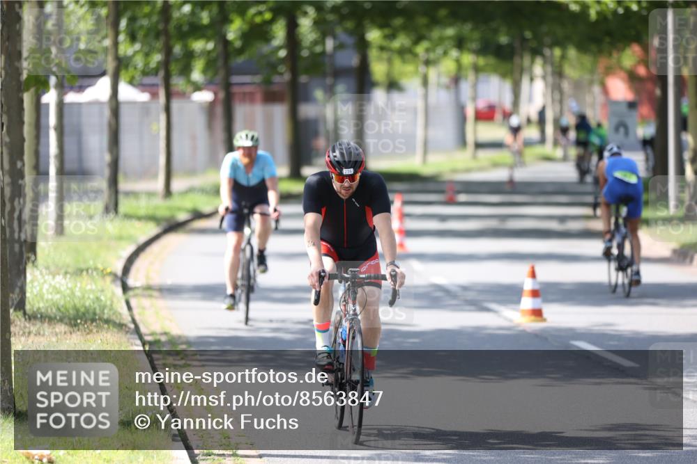 10.08.2025 - GEWOBA Citytriathlon Bremen Yannick Fuchs http://msf.ph/oto/8563847 10.08.2025 14:38:44 Radfahren 50, 51, 195, 216, 238, 312, 354 meine-sportfotos.de