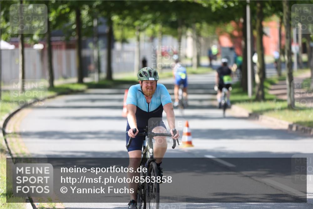 10.08.2025 - GEWOBA Citytriathlon Bremen Yannick Fuchs http://msf.ph/oto/8563858 10.08.2025 14:38:46 Radfahren 50, 51, 195, 216, 238, 312, 354 meine-sportfotos.de