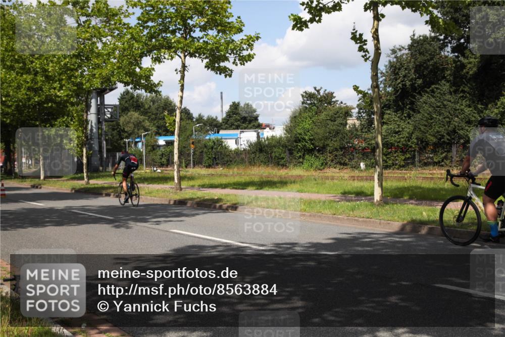 10.08.2025 - GEWOBA Citytriathlon Bremen Yannick Fuchs http://msf.ph/oto/8563884 10.08.2025 12:40:43 Radfahren 606, 672, 723, 785, 802, 829, 848, 870, 879, 921, 1001, 1002, 1024 meine-sportfotos.de