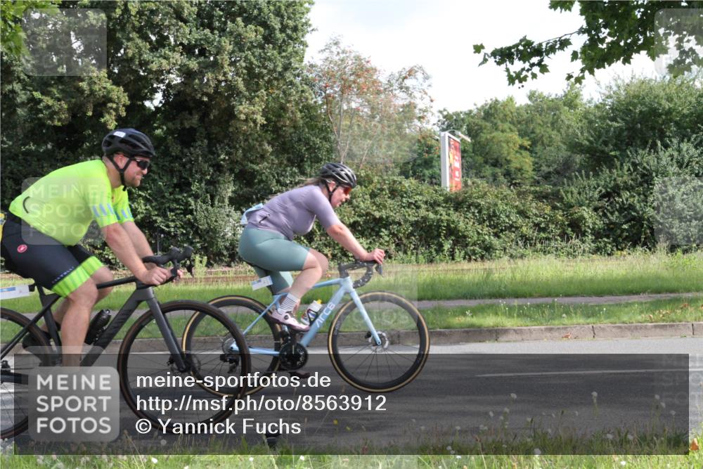 10.08.2025 - GEWOBA Citytriathlon Bremen Yannick Fuchs http://msf.ph/oto/8563912 10.08.2025 10:53:14 Radfahren 29, 225, 350, 358, 379, 380, 382, 404, 448, 502 meine-sportfotos.de