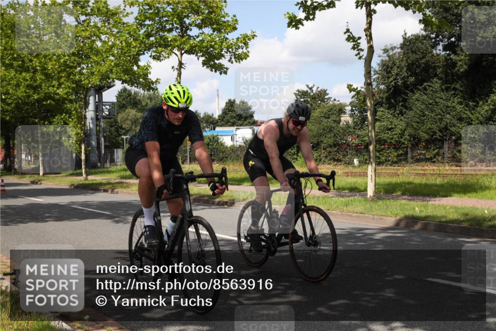 10.08.2025 - GEWOBA Citytriathlon Bremen Yannick Fuchs http://msf.ph/oto/8563916 10.08.2025 12:41:05 Radfahren 568, 650, 660, 665, 785, 803, 934, 1001, 1023 meine-sportfotos.de