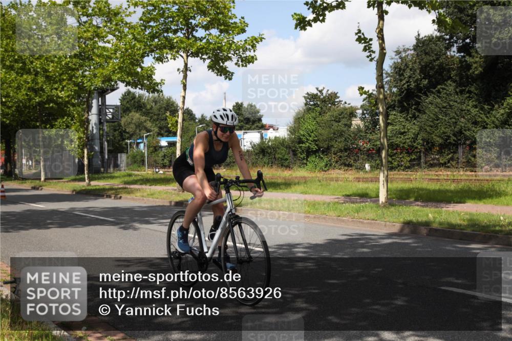 10.08.2025 - GEWOBA Citytriathlon Bremen Yannick Fuchs http://msf.ph/oto/8563926 10.08.2025 12:41:15 Radfahren 568, 660, 665, 705, 730, 755, 803, 830, 849, 862, 934, 1014, 1023 meine-sportfotos.de