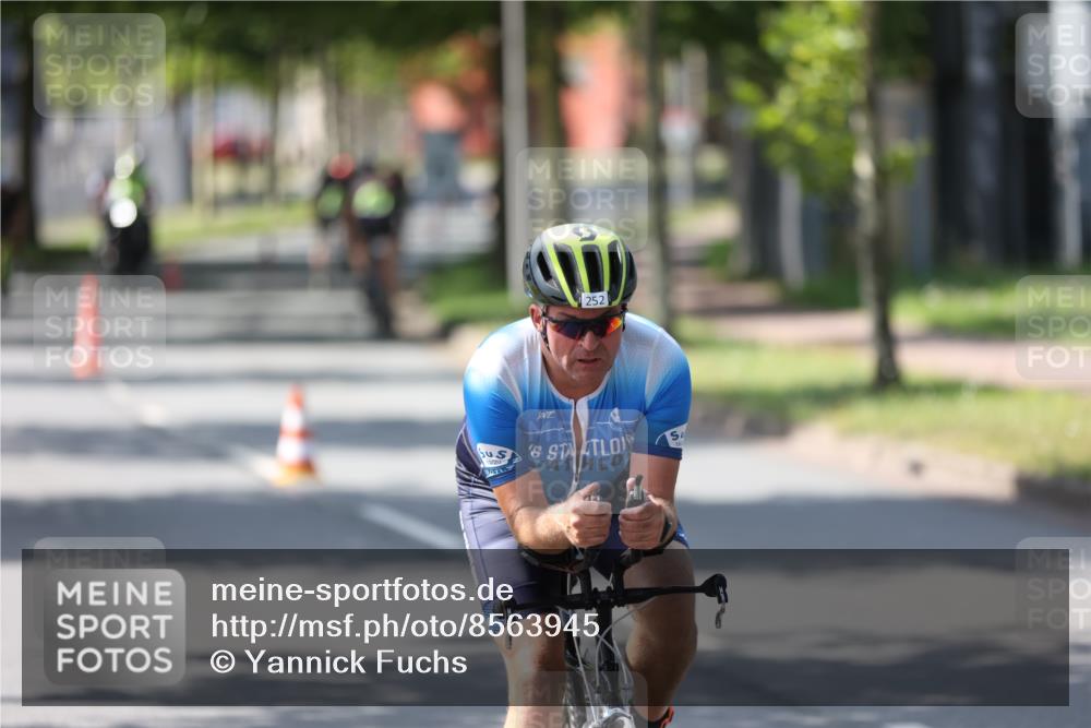 10.08.2025 - GEWOBA Citytriathlon Bremen Yannick Fuchs http://msf.ph/oto/8563945 10.08.2025 14:39:11 Radfahren 18, 100, 130, 174, 236, 283, 427 meine-sportfotos.de