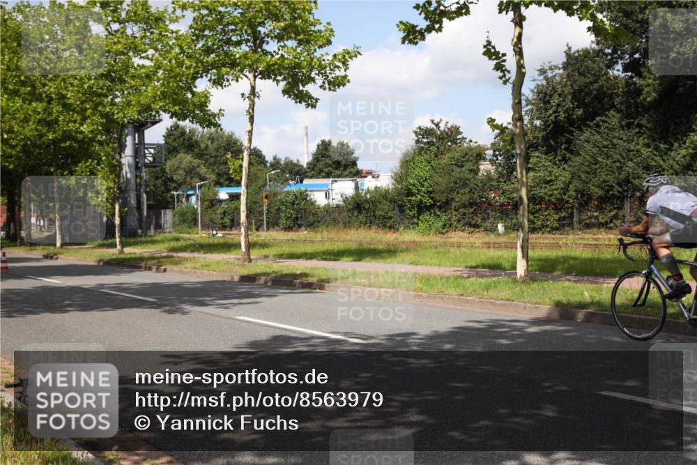 10.08.2025 - GEWOBA Citytriathlon Bremen Yannick Fuchs http://msf.ph/oto/8563979 10.08.2025 12:41:49 Radfahren 614, 623, 663, 923, 926, 983 meine-sportfotos.de