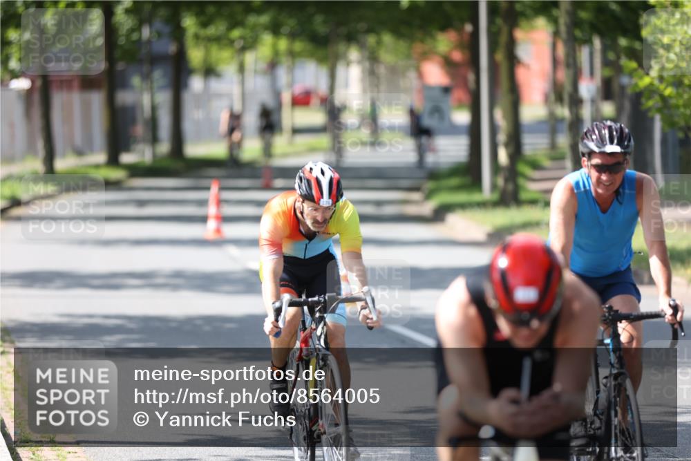 10.08.2025 - GEWOBA Citytriathlon Bremen Yannick Fuchs http://msf.ph/oto/8564005 10.08.2025 14:39:24 Radfahren 18, 84, 94, 101, 126, 130, 174, 281, 283, 334, 427 meine-sportfotos.de