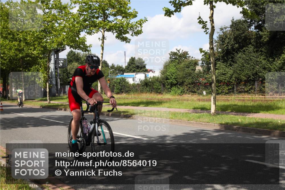 10.08.2025 - GEWOBA Citytriathlon Bremen Yannick Fuchs http://msf.ph/oto/8564019 10.08.2025 12:42:18 Radfahren 595, 613, 698, 754, 1003 meine-sportfotos.de