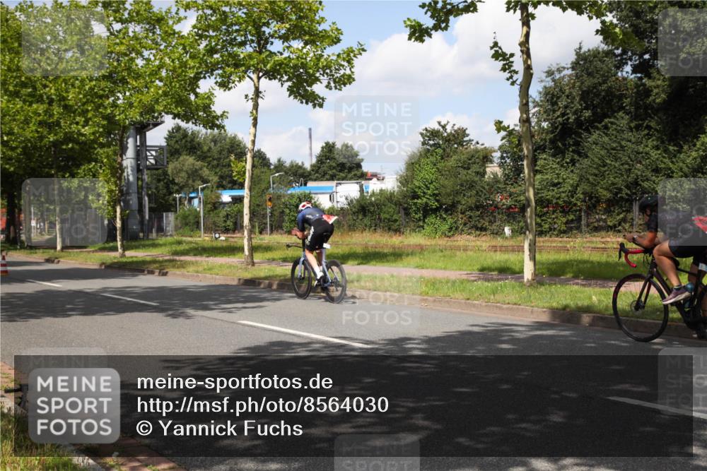 10.08.2025 - GEWOBA Citytriathlon Bremen Yannick Fuchs http://msf.ph/oto/8564030 10.08.2025 12:42:24 Radfahren 595, 611, 613, 698, 754 meine-sportfotos.de