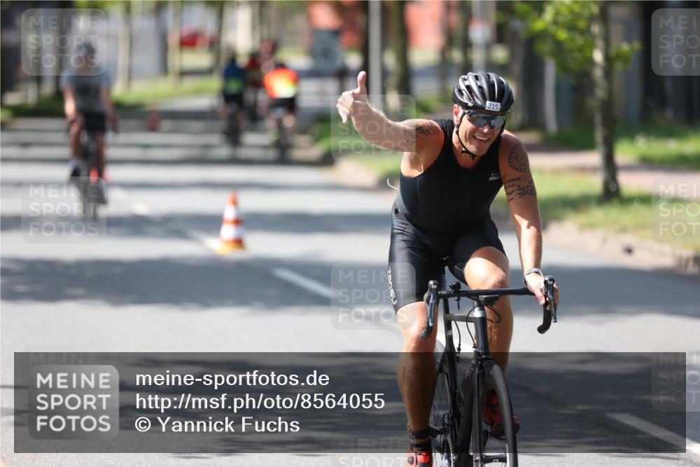 10.08.2025 - GEWOBA Citytriathlon Bremen Yannick Fuchs http://msf.ph/oto/8564055 10.08.2025 14:39:46 Radfahren 80, 90, 101, 124, 215, 217, 274, 334 meine-sportfotos.de