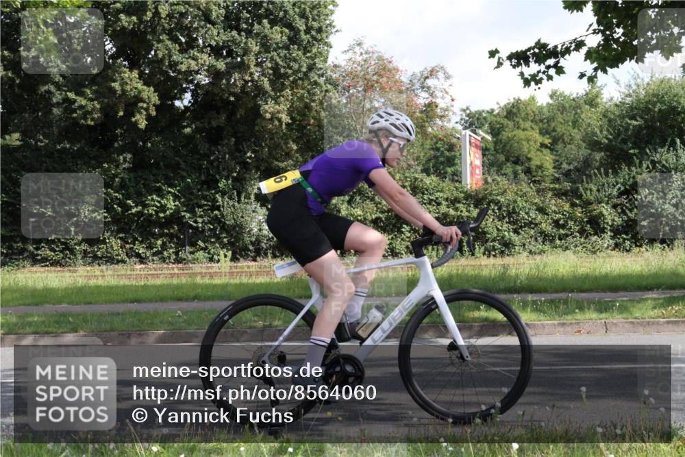 10.08.2025 - GEWOBA Citytriathlon Bremen Yannick Fuchs http://msf.ph/oto/8564060 10.08.2025 10:54:45 Radfahren 75, 85, 356, 373, 378, 452, 456 meine-sportfotos.de