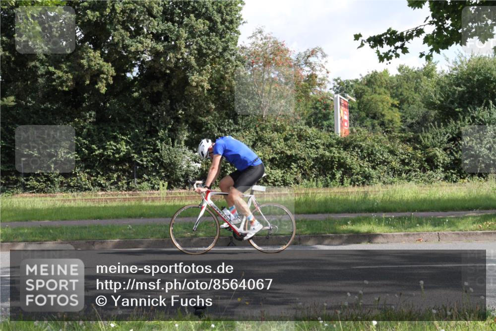 10.08.2025 - GEWOBA Citytriathlon Bremen Yannick Fuchs http://msf.ph/oto/8564067 10.08.2025 10:54:46 Radfahren 85, 356, 373, 378, 452, 456 meine-sportfotos.de