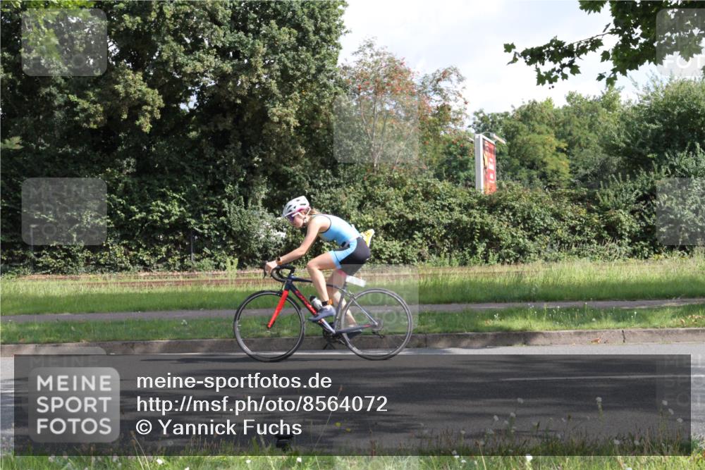 10.08.2025 - GEWOBA Citytriathlon Bremen Yannick Fuchs http://msf.ph/oto/8564072 10.08.2025 10:54:49 Radfahren 33, 85, 373, 378, 452, 456 meine-sportfotos.de