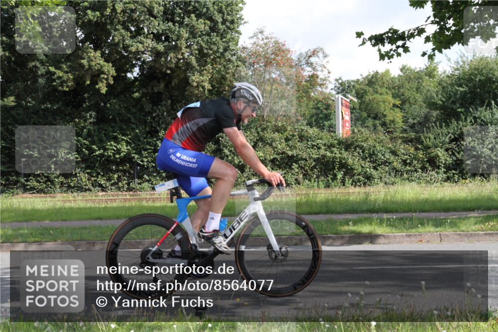 10.08.2025 - GEWOBA Citytriathlon Bremen Yannick Fuchs http://msf.ph/oto/8564077 10.08.2025 10:54:50 Radfahren 33, 85, 373, 378, 452, 456 meine-sportfotos.de