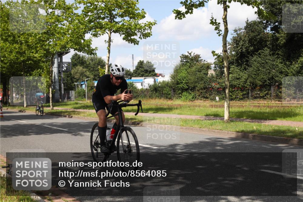 10.08.2025 - GEWOBA Citytriathlon Bremen Yannick Fuchs http://msf.ph/oto/8564085 10.08.2025 12:43:02 Radfahren 612, 628, 644, 677, 684, 710, 846, 850, 871, 889, 909 meine-sportfotos.de