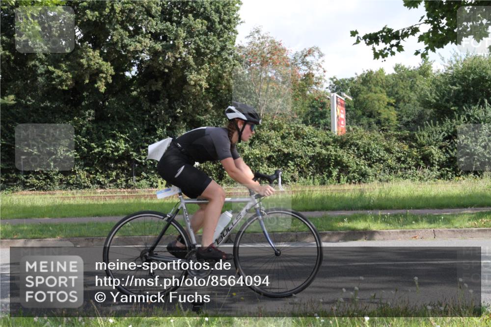 10.08.2025 - GEWOBA Citytriathlon Bremen Yannick Fuchs http://msf.ph/oto/8564094 10.08.2025 10:54:57 Radfahren 33, 85, 373, 378, 452 meine-sportfotos.de