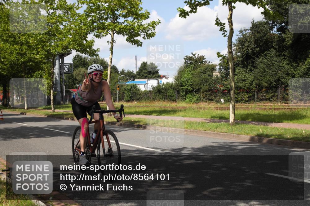 10.08.2025 - GEWOBA Citytriathlon Bremen Yannick Fuchs http://msf.ph/oto/8564101 10.08.2025 12:43:16 Radfahren 612, 646, 677, 885, 889, 945, 964, 1038 meine-sportfotos.de