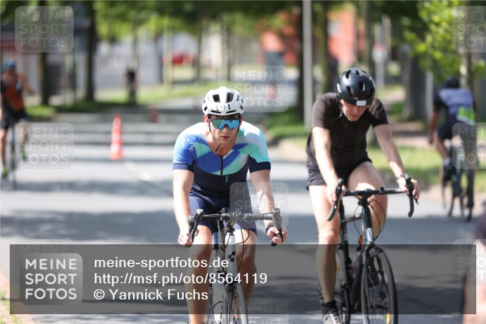 10.08.2025 - GEWOBA Citytriathlon Bremen Yannick Fuchs http://msf.ph/oto/8564119 10.08.2025 14:40:02 Radfahren 52, 59, 69, 124, 139, 217, 225, 274 meine-sportfotos.de