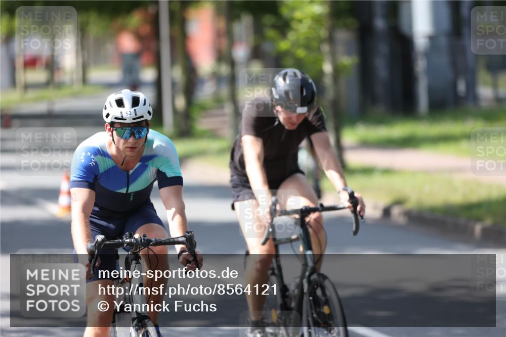 10.08.2025 - GEWOBA Citytriathlon Bremen Yannick Fuchs http://msf.ph/oto/8564121 10.08.2025 14:40:03 Radfahren 52, 59, 69, 139, 217, 225, 274 meine-sportfotos.de