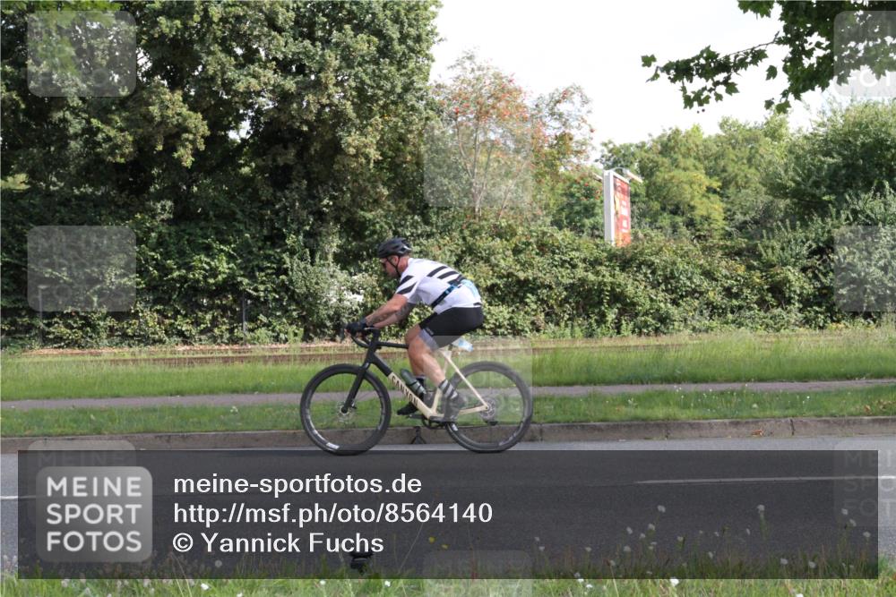 10.08.2025 - GEWOBA Citytriathlon Bremen Yannick Fuchs http://msf.ph/oto/8564140 10.08.2025 10:55:12 Radfahren 19, 33, 163, 211, 219, 397, 418 meine-sportfotos.de