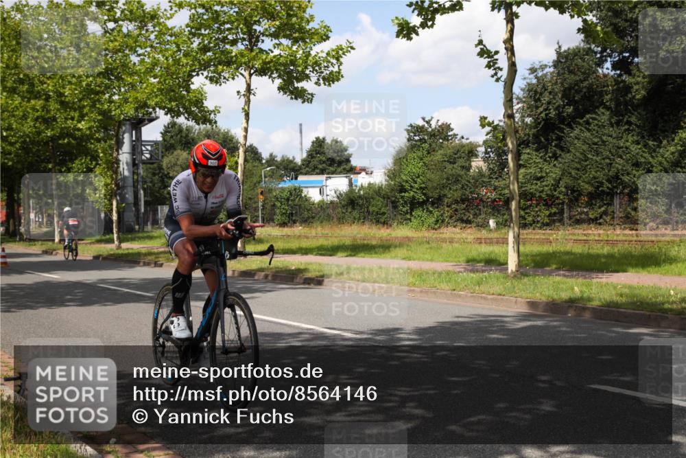 10.08.2025 - GEWOBA Citytriathlon Bremen Yannick Fuchs http://msf.ph/oto/8564146 10.08.2025 12:43:46 Radfahren 608, 835, 837, 842, 907, 925, 954, 955, 1012 meine-sportfotos.de