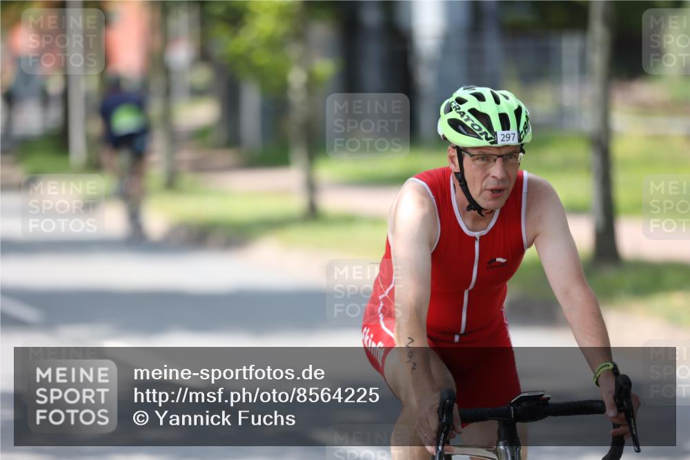 10.08.2025 - GEWOBA Citytriathlon Bremen Yannick Fuchs http://msf.ph/oto/8564225 10.08.2025 14:40:32 Radfahren 29, 47, 131, 186, 242, 258, 289, 297, 529 meine-sportfotos.de