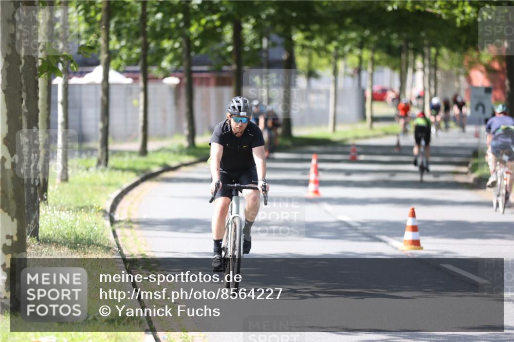 10.08.2025 - GEWOBA Citytriathlon Bremen Yannick Fuchs http://msf.ph/oto/8564227 10.08.2025 14:40:32 Radfahren 29, 47, 131, 186, 242, 258, 289, 297, 529 meine-sportfotos.de