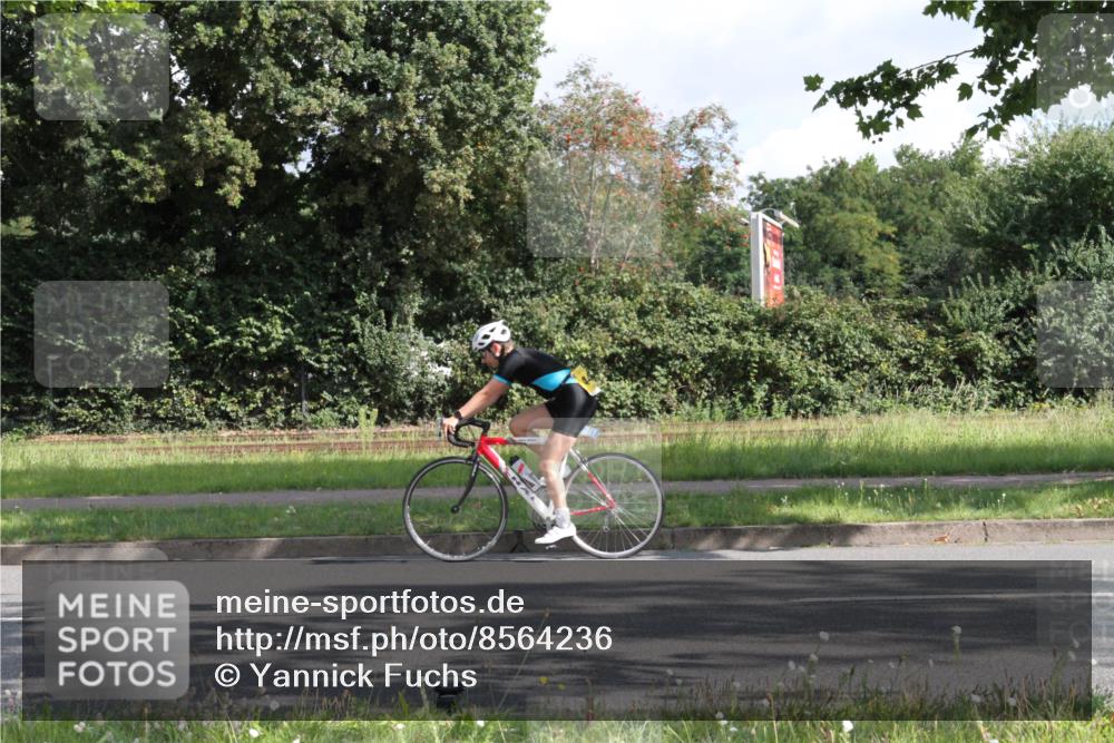 10.08.2025 - GEWOBA Citytriathlon Bremen Yannick Fuchs http://msf.ph/oto/8564236 10.08.2025 10:55:43 Radfahren 93, 117, 207, 444, 480 meine-sportfotos.de
