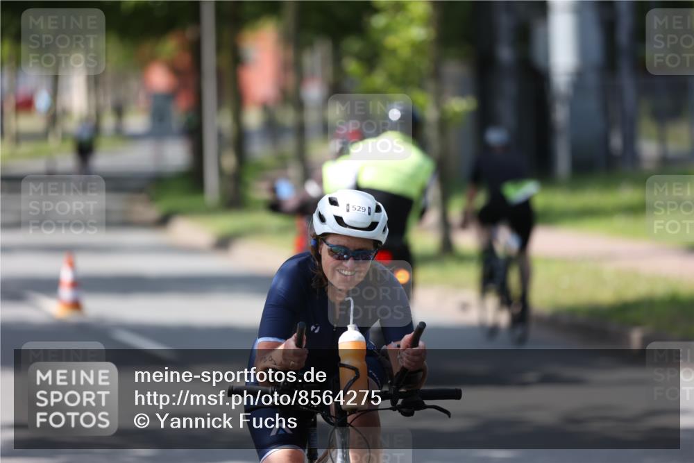 10.08.2025 - GEWOBA Citytriathlon Bremen Yannick Fuchs http://msf.ph/oto/8564275 10.08.2025 14:40:41 Radfahren 29, 47, 131, 186, 211, 224, 242, 289, 297, 529 meine-sportfotos.de