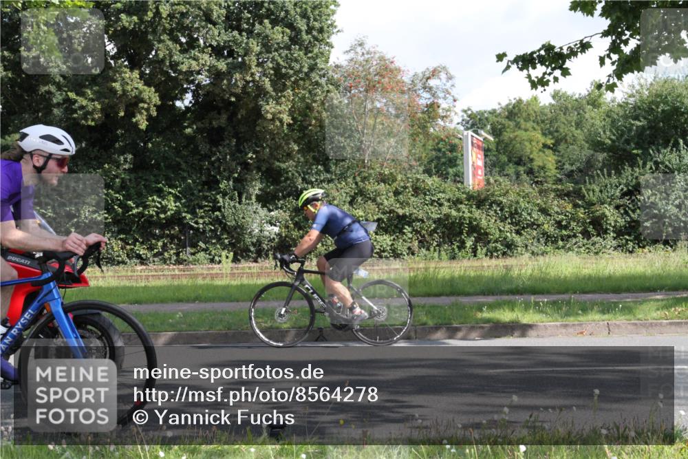 10.08.2025 - GEWOBA Citytriathlon Bremen Yannick Fuchs http://msf.ph/oto/8564278 10.08.2025 10:55:55 Radfahren 93, 117, 119, 207, 480, 485 meine-sportfotos.de