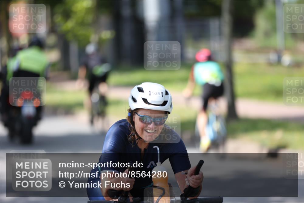 10.08.2025 - GEWOBA Citytriathlon Bremen Yannick Fuchs http://msf.ph/oto/8564280 10.08.2025 14:40:41 Radfahren 29, 47, 131, 186, 211, 224, 242, 289, 297, 529 meine-sportfotos.de