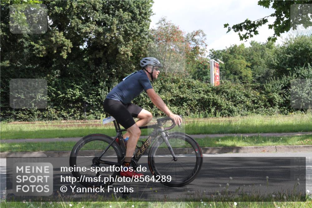 10.08.2025 - GEWOBA Citytriathlon Bremen Yannick Fuchs http://msf.ph/oto/8564289 10.08.2025 10:55:56 Radfahren 69, 93, 117, 119, 207, 466, 480, 485 meine-sportfotos.de