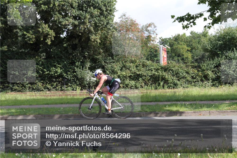 10.08.2025 - GEWOBA Citytriathlon Bremen Yannick Fuchs http://msf.ph/oto/8564296 10.08.2025 10:55:59 Radfahren 69, 93, 99, 119, 207, 466, 480, 485, 497 meine-sportfotos.de