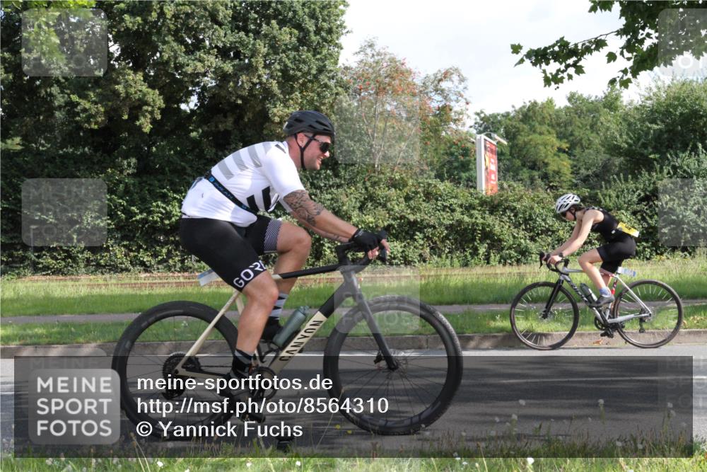 10.08.2025 - GEWOBA Citytriathlon Bremen Yannick Fuchs http://msf.ph/oto/8564310 10.08.2025 10:56:04 Radfahren 69, 93, 99, 119, 207, 429, 464, 466, 485, 497 meine-sportfotos.de