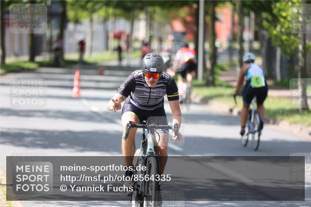 10.08.2025 - GEWOBA Citytriathlon Bremen Yannick Fuchs http://msf.ph/oto/8564335 10.08.2025 14:40:58 Radfahren 103, 142, 177, 204, 211, 224, 253, 432, 476, 477 meine-sportfotos.de