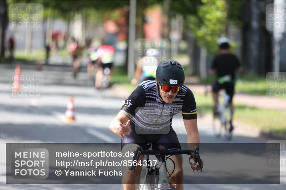 10.08.2025 - GEWOBA Citytriathlon Bremen Yannick Fuchs http://msf.ph/oto/8564337 10.08.2025 14:40:58 Radfahren 103, 142, 177, 204, 211, 224, 253, 432, 476, 477 meine-sportfotos.de