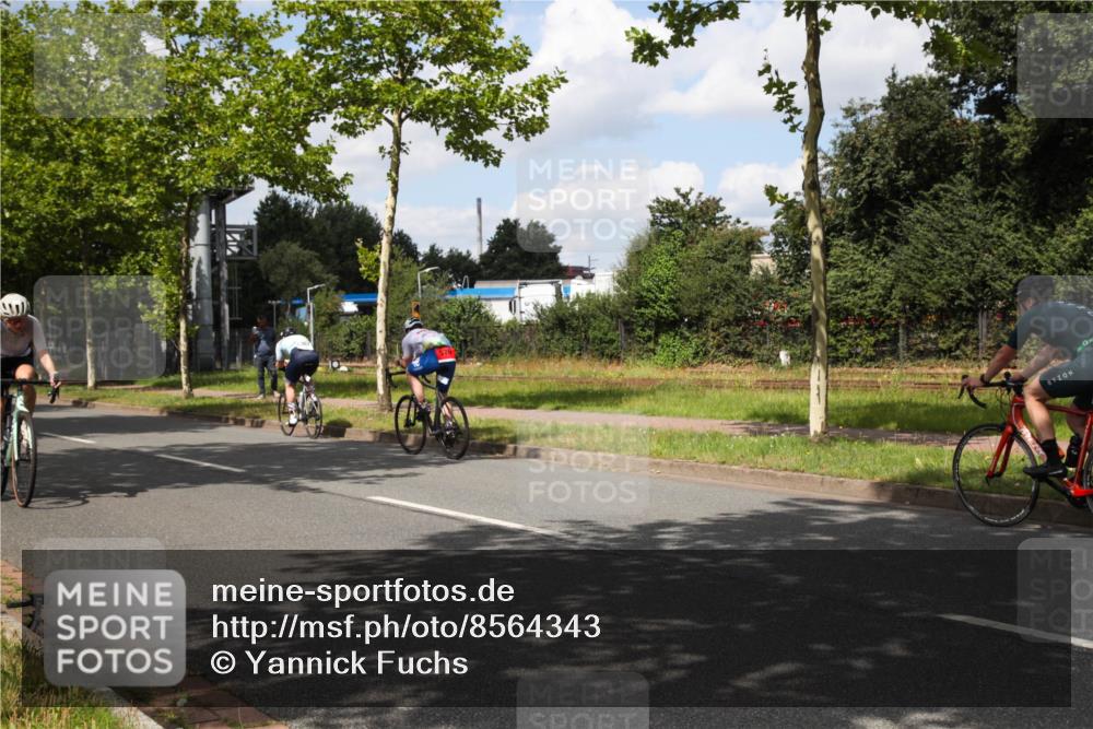 10.08.2025 - GEWOBA Citytriathlon Bremen Yannick Fuchs http://msf.ph/oto/8564343 10.08.2025 12:45:49 Radfahren 574, 651, 674, 685, 697, 748, 771, 812, 898, 928, 930 meine-sportfotos.de
