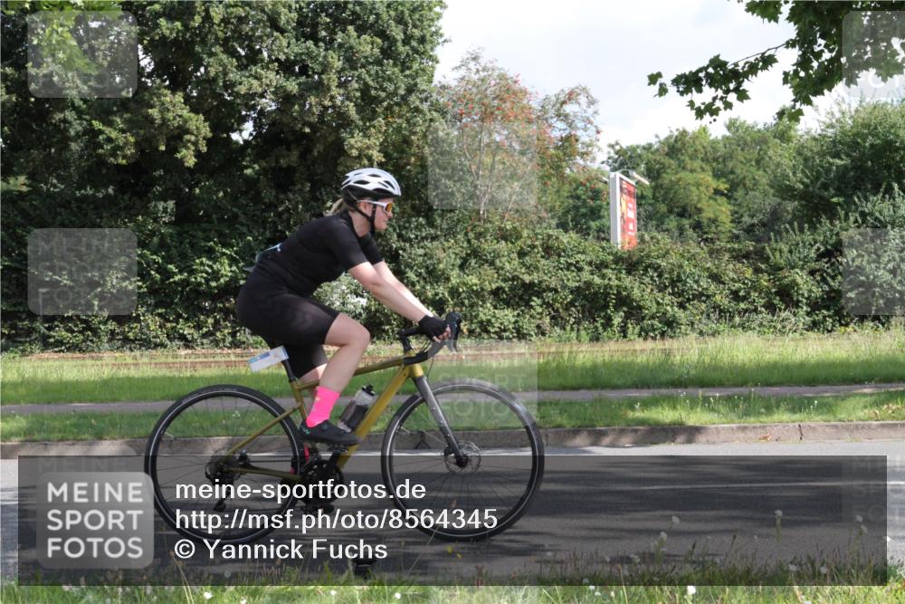 10.08.2025 - GEWOBA Citytriathlon Bremen Yannick Fuchs http://msf.ph/oto/8564345 10.08.2025 10:56:14 Radfahren 69, 99, 115, 119, 401, 429, 464, 466, 497 meine-sportfotos.de
