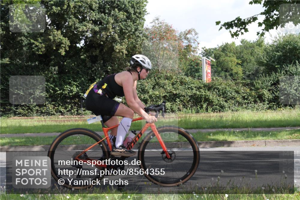 10.08.2025 - GEWOBA Citytriathlon Bremen Yannick Fuchs http://msf.ph/oto/8564355 10.08.2025 10:56:18 Radfahren 31, 69, 99, 115, 401, 429, 464, 466, 497 meine-sportfotos.de