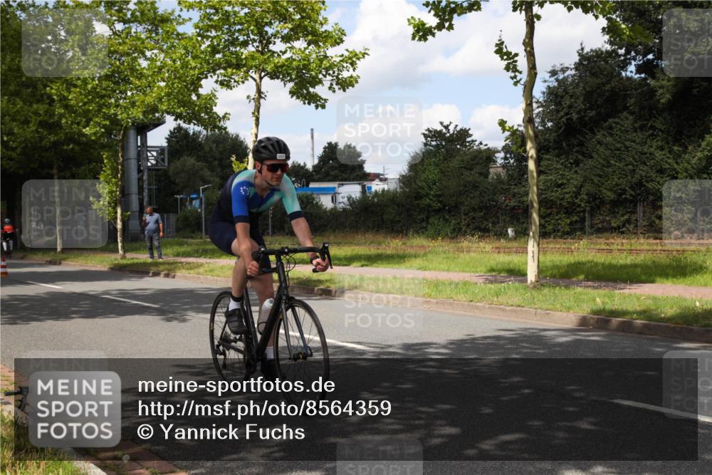 10.08.2025 - GEWOBA Citytriathlon Bremen Yannick Fuchs http://msf.ph/oto/8564359 10.08.2025 12:45:55 Radfahren 574, 651, 674, 685, 697, 748, 771, 812, 898, 928, 929 meine-sportfotos.de