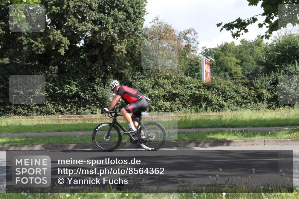 10.08.2025 - GEWOBA Citytriathlon Bremen Yannick Fuchs http://msf.ph/oto/8564362 10.08.2025 10:56:22 Radfahren 31, 99, 115, 401, 429, 464, 497 meine-sportfotos.de