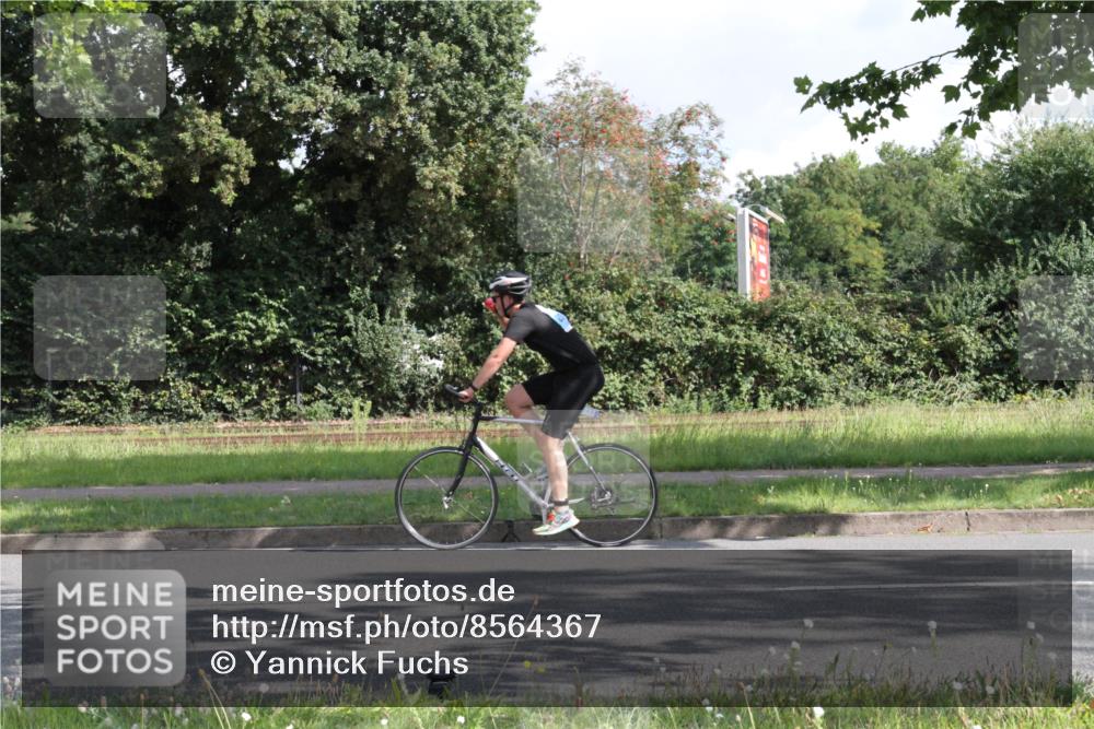 10.08.2025 - GEWOBA Citytriathlon Bremen Yannick Fuchs http://msf.ph/oto/8564367 10.08.2025 10:56:23 Radfahren 31, 99, 115, 401, 429, 464 meine-sportfotos.de