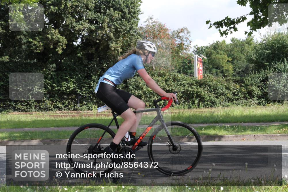 10.08.2025 - GEWOBA Citytriathlon Bremen Yannick Fuchs http://msf.ph/oto/8564372 10.08.2025 10:56:26 Radfahren 31, 115, 401, 429, 464 meine-sportfotos.de