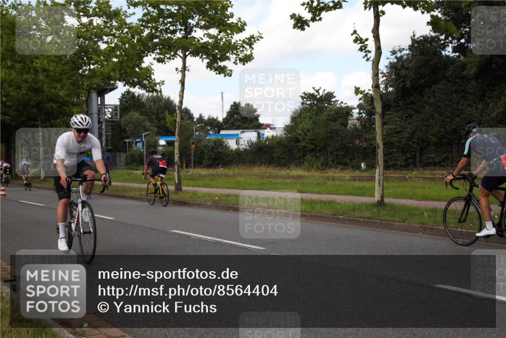 10.08.2025 - GEWOBA Citytriathlon Bremen Yannick Fuchs http://msf.ph/oto/8564404 10.08.2025 12:46:23 Radfahren 625, 948, 1011 meine-sportfotos.de