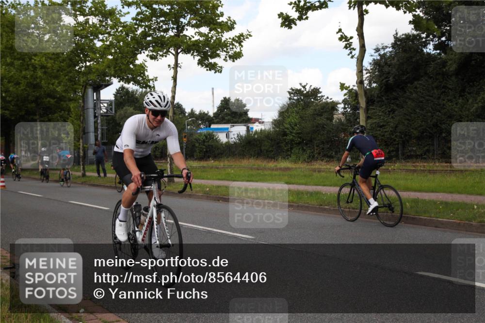 10.08.2025 - GEWOBA Citytriathlon Bremen Yannick Fuchs http://msf.ph/oto/8564406 10.08.2025 12:46:23 Radfahren 625, 948, 1011 meine-sportfotos.de