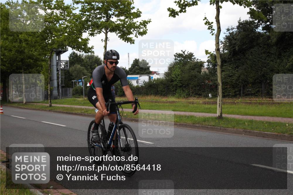 10.08.2025 - GEWOBA Citytriathlon Bremen Yannick Fuchs http://msf.ph/oto/8564418 10.08.2025 12:46:35 Radfahren 576, 605, 625, 903, 918, 962, 1007 meine-sportfotos.de